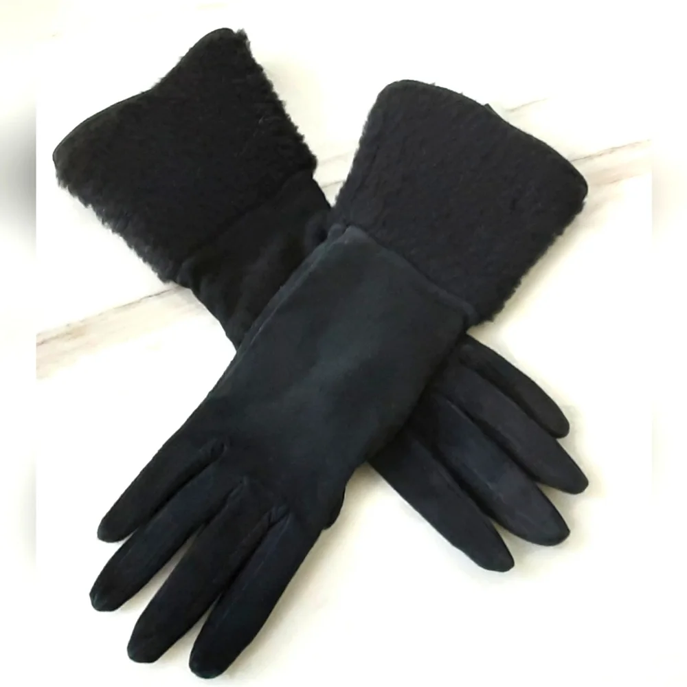 CASHMERE By BLOOMINGDALE'S Black Suede Wool Pile Cuffed Sz 6.5 - NWT Vtg
